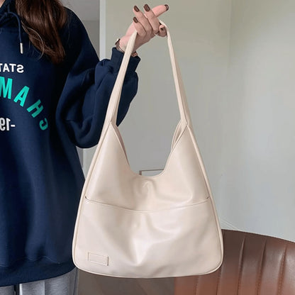 Katie | Minimalistisk axelväska – vardaglig elegans möter praktisk design